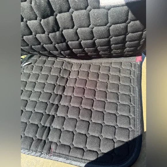 Equito Black Cherry Horse Sized AP Jump Saddle Pad - Picture 5 of 8